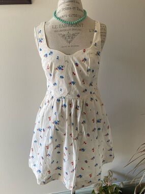 Cream cottage-core Floral mini Sundress with red and blue print (M) 100% Cotton